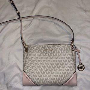 Michael kors crossbody